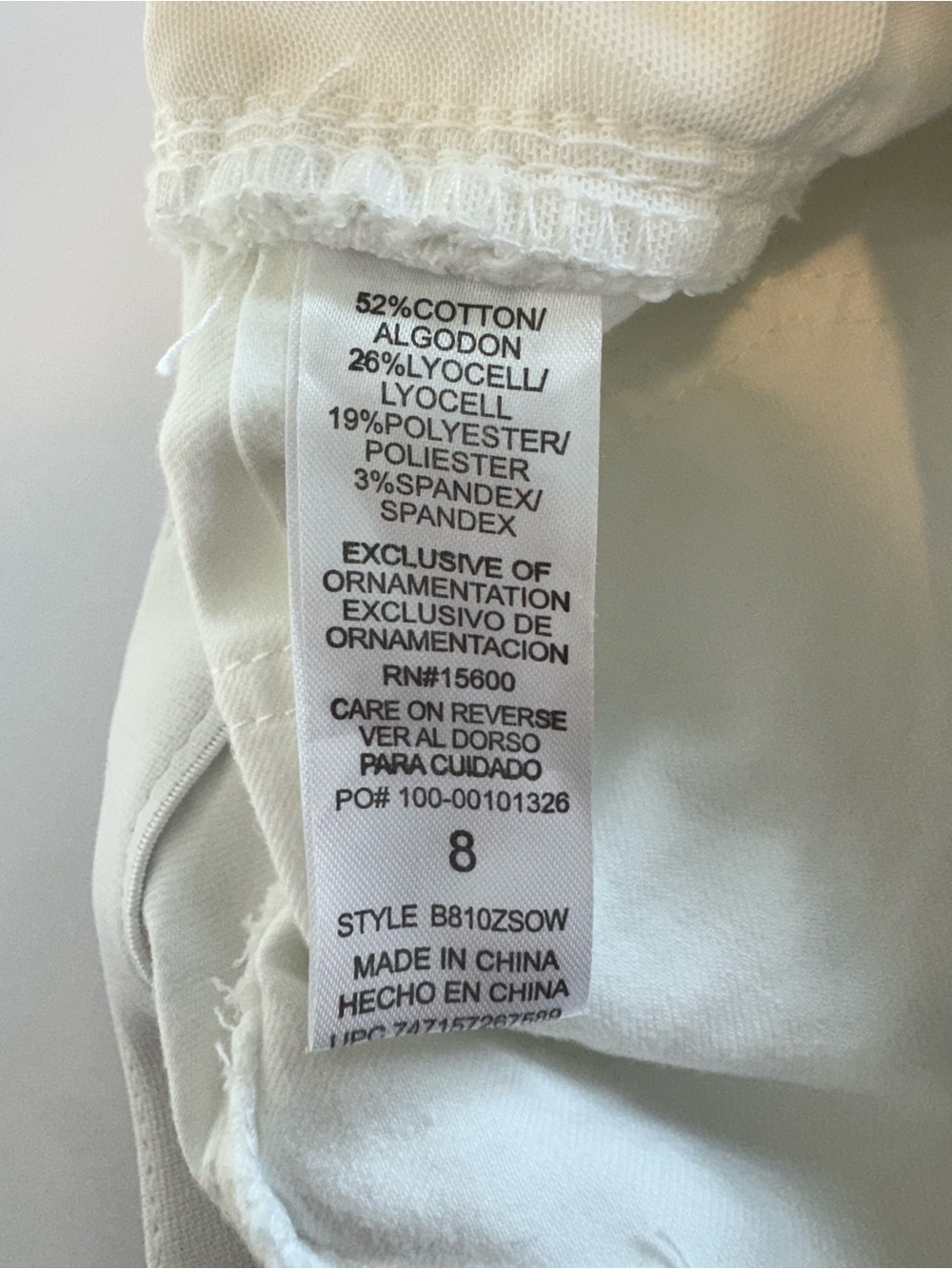 Democracy “Ab”solution White Bermuda Shorts Size 8 NWOT Stretch Mid Rise - Picture 6 of 11